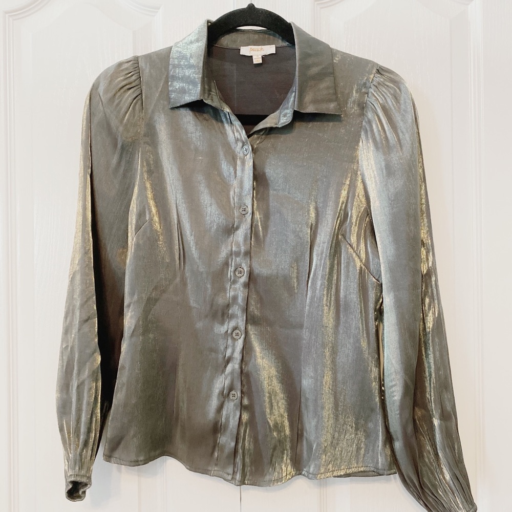 Peach Woman’s Olive Green Satin Button Down Shirt S With Elastic long Sleeves